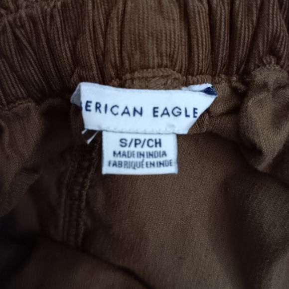 American Eagle, light weight, cropped corduroy Wide legged pants, size small - Picture 9 of 11